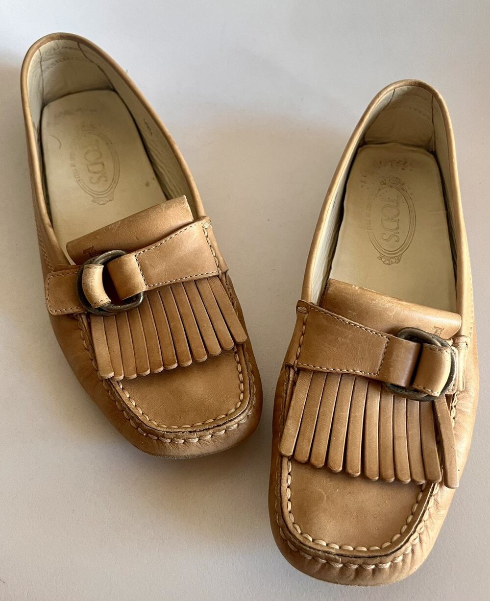 Vintage Tod's 40.5 Caramel Leather Kiltie Fringe Driving Loafers Made Italy